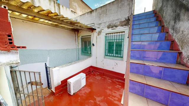 En el Raval, cullera una casa reformada y para entrar a vivir. — 19