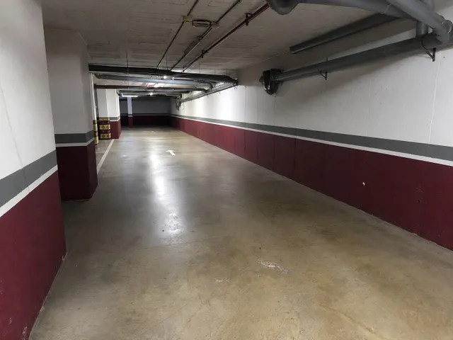 PISO CON PARQUING Y TRASTERO EN VENTA — 22