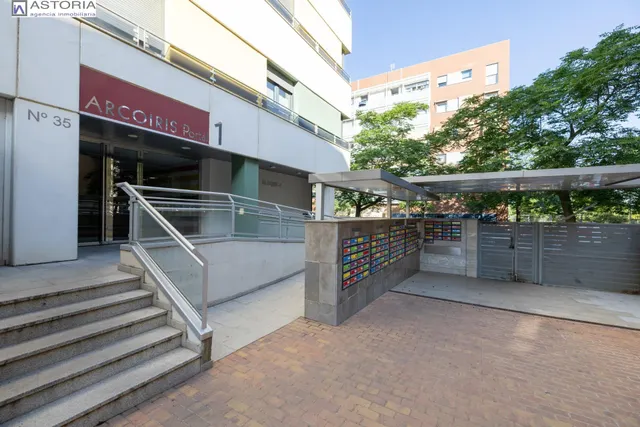 Apartamento tipo loft con garaje incluido y piscina en zona Parque Lagos — 25