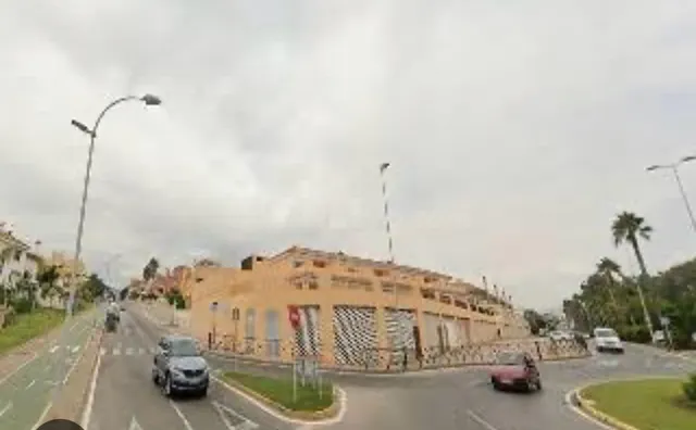 AMPLIA PLAZA DE GARAJE PARA ALQUILAR EN SAN GARCIA , CERCA D