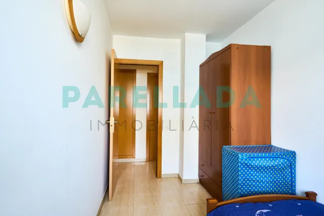 Piso de 3 habitaciones con parking junto al Puerto de Badalona — 24