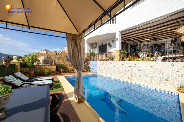 Casa de 6 dormitorios con piscina privada, terrazas y espectaculares vistas en Órgiva – Granada — 4