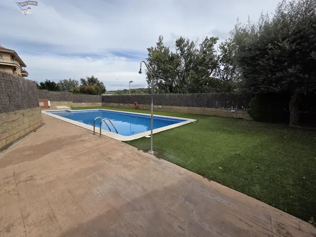 Piso con piscina comunitaria y gran potencial en la torreta 3 la roca del valles — 13