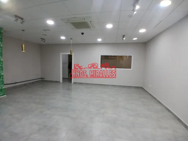 ¡¡¡ ESTUPENDO LOCAL EN EL CENTRO DE NOVELDA !!! — 4