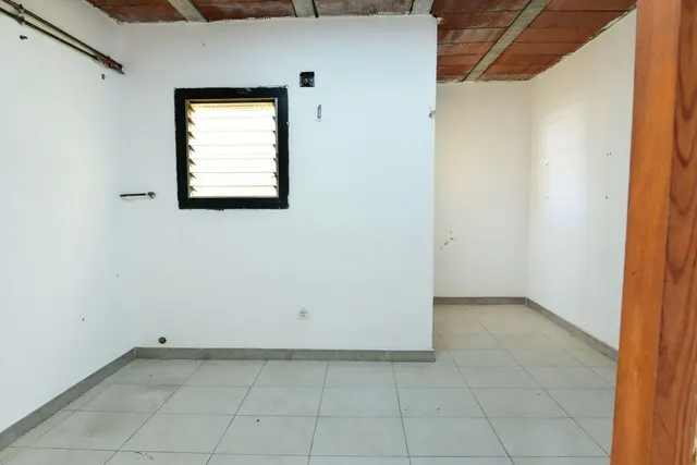 Casa con gran garaje de 154 m2 y terrazas en el centro de Sant Vicenç dels Horts — 28