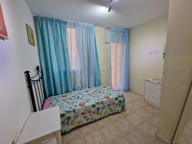 Piso 2 plantas con 3 dormitorios y una terraza — 6