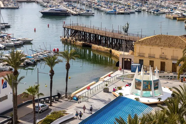 Piso de tres dormitorios a escasos 200 metros de la playa del cura — 33