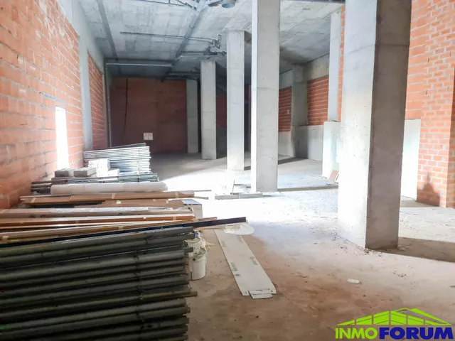 LOCALES COMERCIALES PARQUE OFIMÁTICO — 8