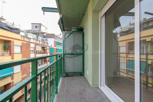 AMPLIA Y LUMINOSA VIVIENDA REFORMADA INTEGRAL CON BALCÓN Y ASCENSOR EN CERDANYOLA — 5