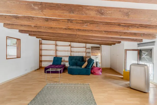 Estudio tipo Loft reformado y luminoso en el Gòtic - foto 2