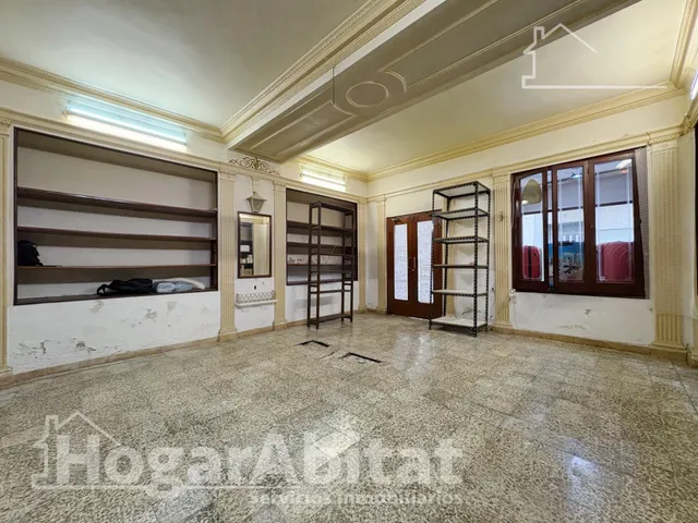 ESPACIOSA CASA CON LOCAL COMERCIAL Y GARAJE EN EL CENTRO - foto 5