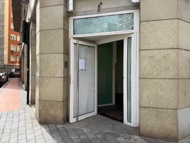 ALQUILER LOCAL CENTRICO, ZONA AVDA. GENERAL PRIMO DE RIVERA, 225M2. — 9