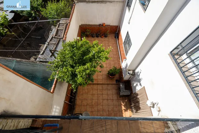 Casa adosada junto parada metro en Churriana — 38