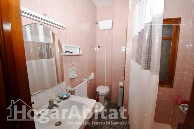 CASA SEMIREFORMADA CON GARAJE Y DOS TERRAZAS, EN EL CENTRO — 46
