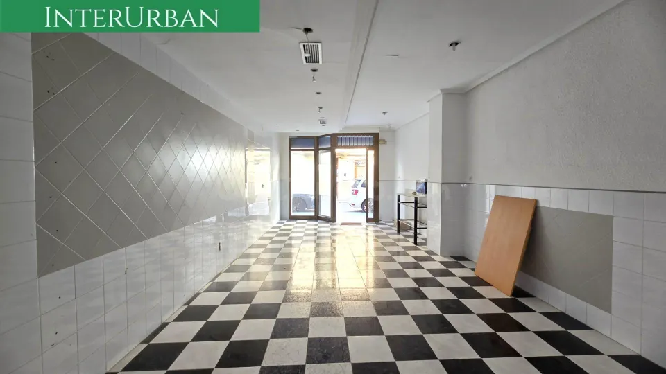 Oportunidad en Llíria: local comercial de 167 m2 para dar forma a tu próximo proyecto