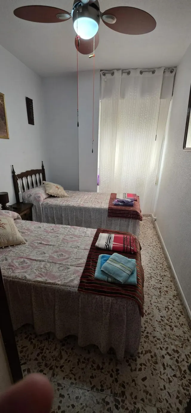 3 dormi , 2 baños , playa del cura , vistas al mar — 7