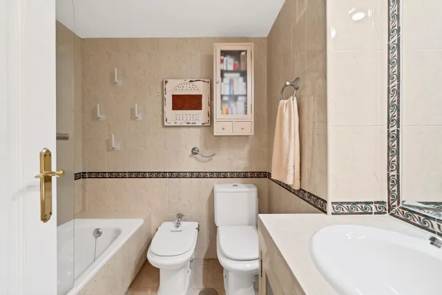 Apartamento en 4a Planta con vistas al mar y montaña en Señorío de Aloha — 16