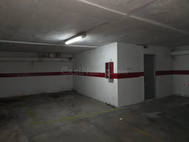 SE VENDE PLAZA DE GARAJE EN PUERTO REAL, ZONA CENTRO - foto 2
