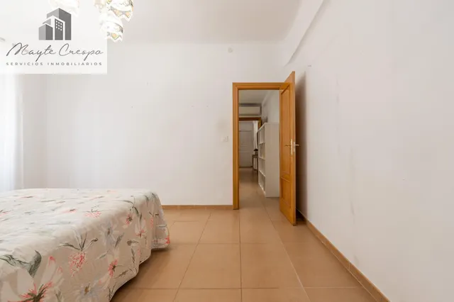 Piso de 87 m2 con 3 dormitorios en Pedro Antonio de Alarcón 27, junto a Recogidas — 38