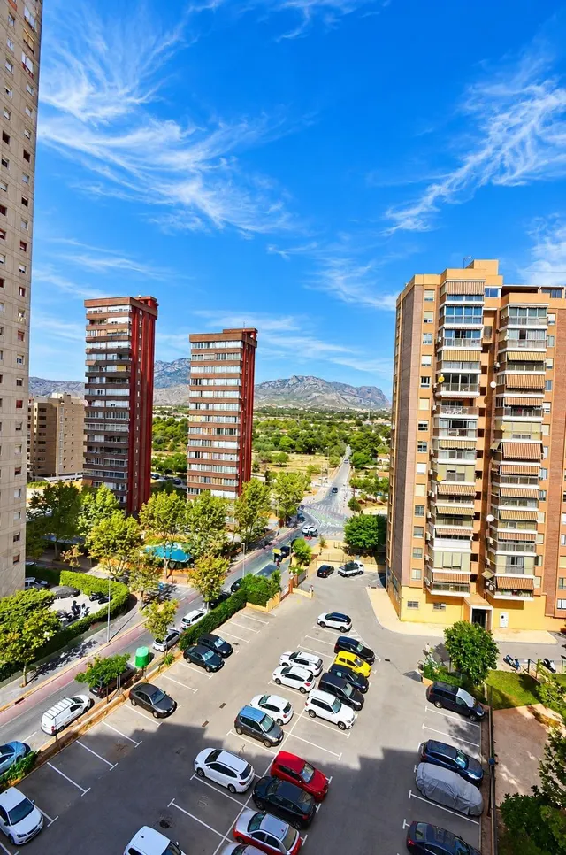 SE VENDE PISO DE TRES habitaciones EN PLUEBLO LEVANTE CON PA - foto 2