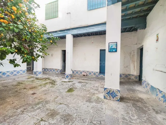 SE VENDE CASA ESTILO ANDALUZ, IDEAL PARA HACER VARIOS APARTA