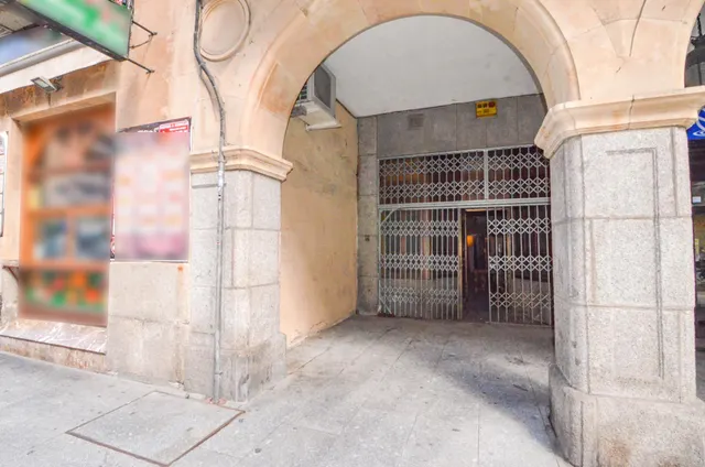 Urbis te ofrece un local comercial en venta en zona Centro, Salamanca. — 4