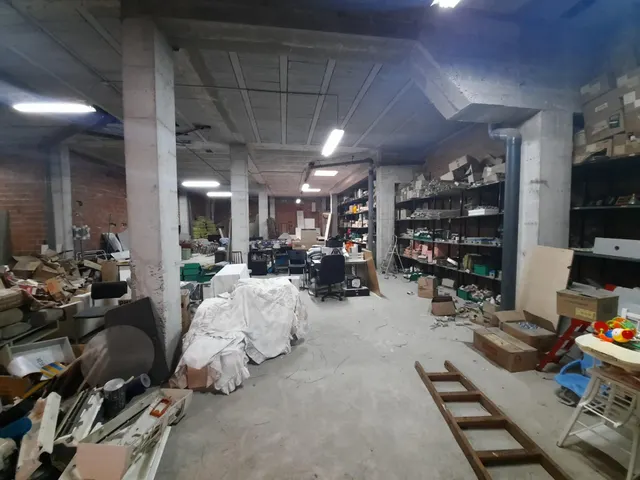 Oportunidad de inversión en zona estratégica: Local de 500 m2 en Gandía — 2