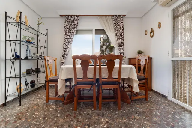 Piso de 3 dormitorios en Puerto de Estepona a 100 metros del paseo maritimo. — 13