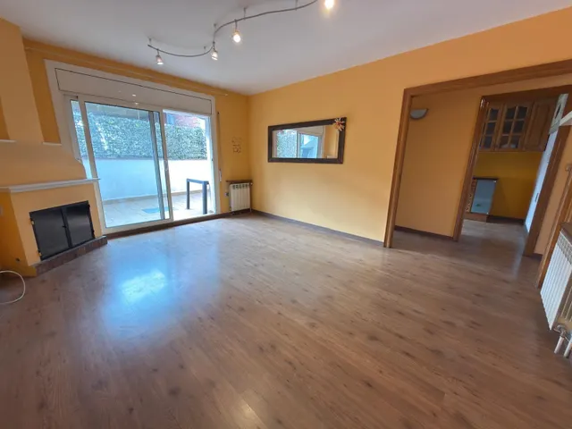 Espectacular piso con gran terraza con salida desde comedor, garaje para dos coches y trastero y terraza solarium — 2