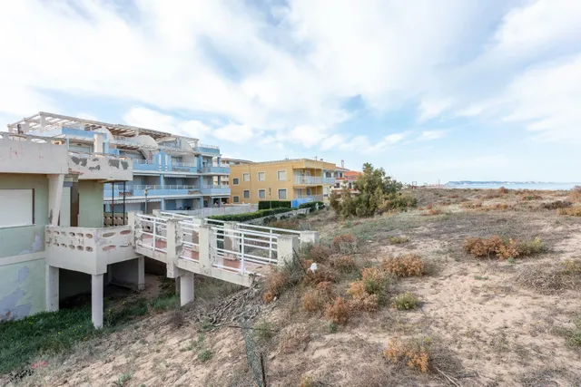 Vive el mar desde casa: parcela exclusiva en primera línea de playa en Xeraco — 3