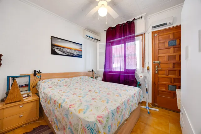Bungalow sin vecinos arriba de 1 dormitorio con patio en Nueva Torrevieja — 13
