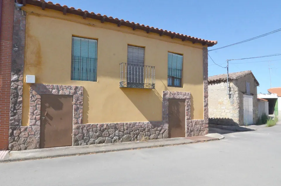 Urbis te ofrece una encantadora Casa de Pueblo en Calzada de Valdunciel, a 14 km de Salamanca