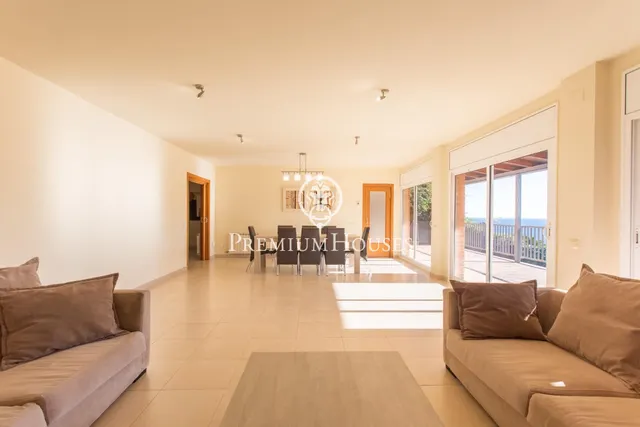 Casa independiente con vistas al mar en venta en Arenys de Mar — 8