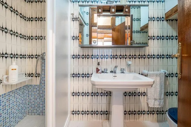 Pisazo en venta en calle Obispo Hurtado — 37