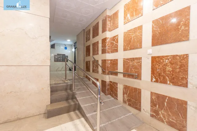 Piso de 3 dormitorios en calle milán, zaidín | muy luminoso y con gran potencial — 27