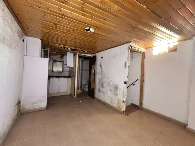 SE VENDE CASA ADOSADA EN BERGA — 24