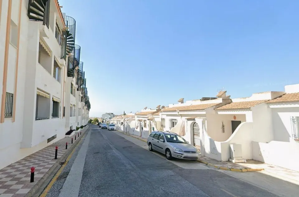 Piso en Benalmádena, Málaga. Activo inmobiliario SIN POSESIÓN, NO SE PUEDE VISITAR