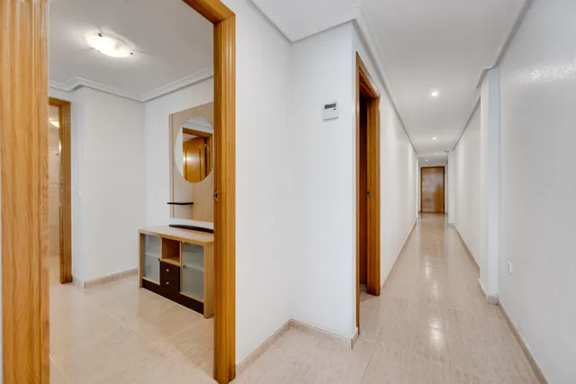 Venta de amplio apartamento seminuevo Ed.Torreaguas Torrevieja — 24
