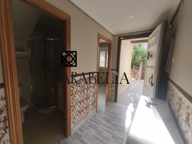Pareado con piscina independiente — 16