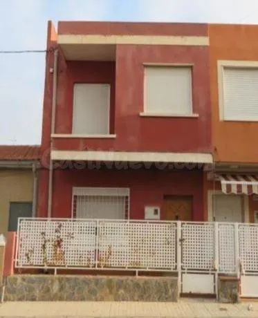 SE VENDE casa adosada OKUPA en C Calle Fe 40 de Murcia - foto 2