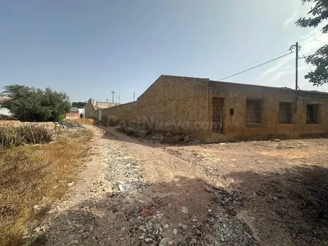 SE VENDE CASA DE 4 DORMITORIOS EN EL BARRIO LOS MIRAS DE MON - foto 4