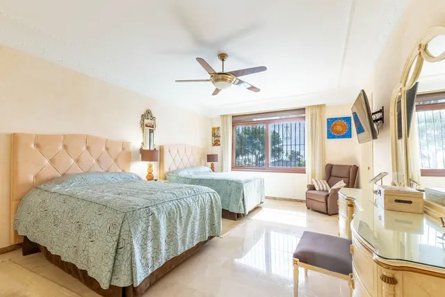 Chalet 7 habitaciones 852m² en venta - Marbella — 28