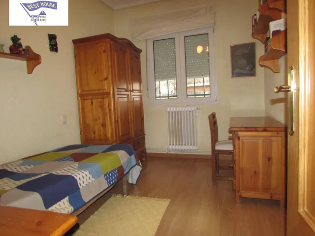 CHALET CON 2000 M2 DE PARCELA — 23