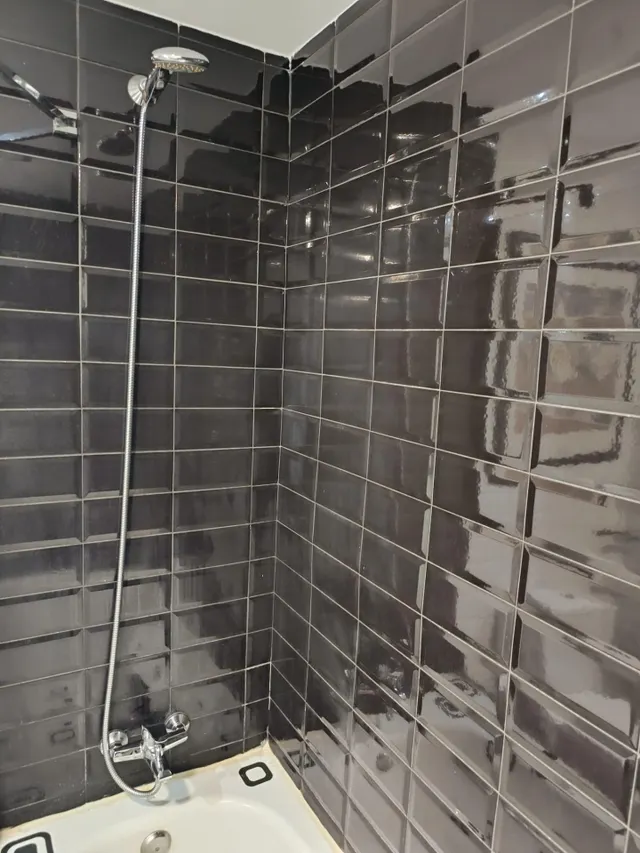 Exterior de 3 dormitorios 2 baños mas aseo de cortesia, para entrar a vivir, buena finca, portero fisico y de fin de semana, zonas comunes ajardinadas y deportivas, excelente zona y muy bien comun — 35