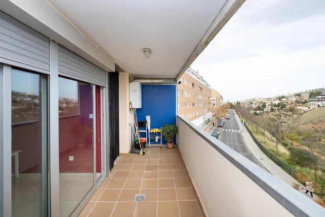 Piso en Serrallo, calle Aconcagua. Vivienda del 2007, situada en 2ª planta, con vistas despejadas — 26