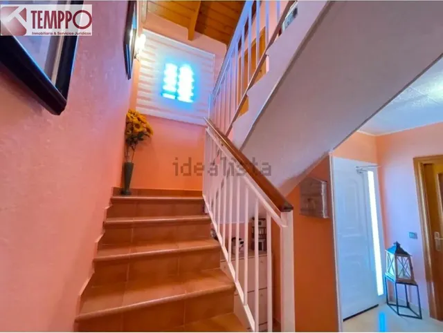 Chalet independiente con piscina privada, 5 dormitorios y placas solares en parcela de 450 m2 — 15