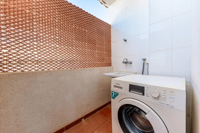 Ático con amplio solárium y piscina comunitaria en Villamartin, Orihuela Costa — 11