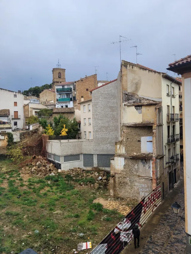 PISO DE 4 habitaciones, CÉNTRICO — 24