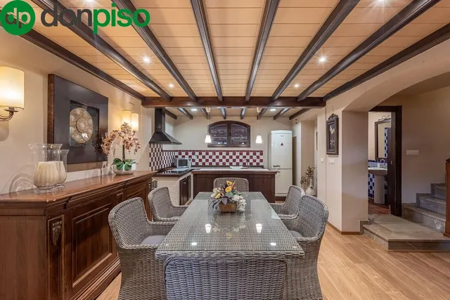 INCREÍBLE CHALET INDEPENDIENTE EN ZONA PRIVILEGIADA — 31