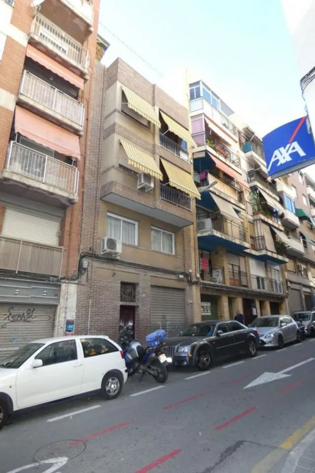 VENTA DE PISO + LOCAL — 7